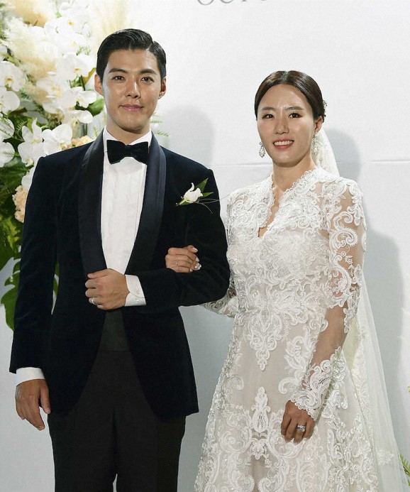 小平奈緒のスケート選手時代のライバル、李相花(イ・サンファ)の結婚式の写真