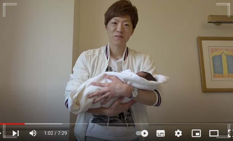 セイキンが子供「チビキン」誕生の報告をしているYouTubeの画像