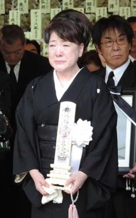 川中美幸さん最愛の母の葬儀