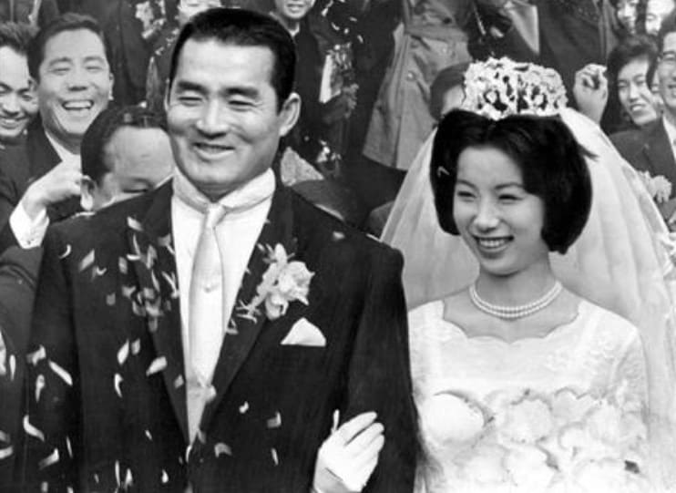 長嶋茂雄と妻・長嶋亜希子